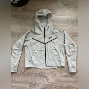 Nike Tech Fleece light grey